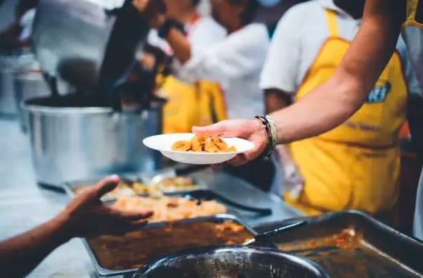 Feeding the poor as fidya or expiation during Ramadan